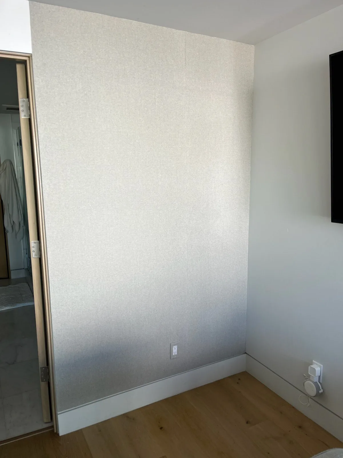 Commercial wallpaper installation Chicago