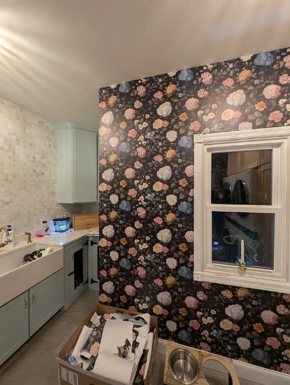 Professional wallpaper hanging in Chicago